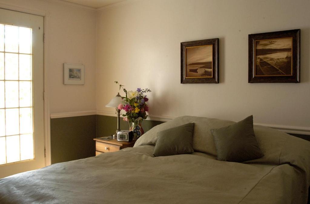 Heriot Bay Inn Habitación foto