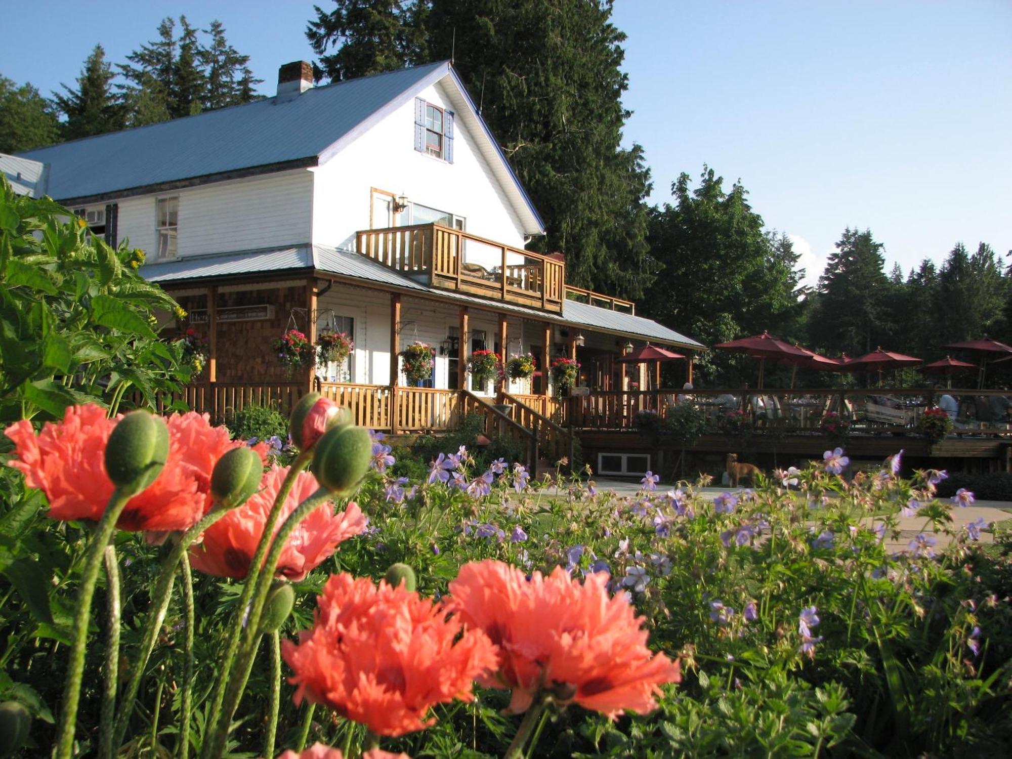 Heriot Bay Inn Exterior foto